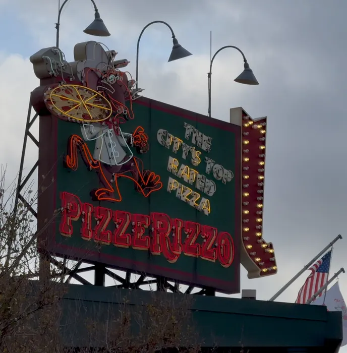 Sign for the PizzeRizzo Restaurant at Disney's Hollywood Studios